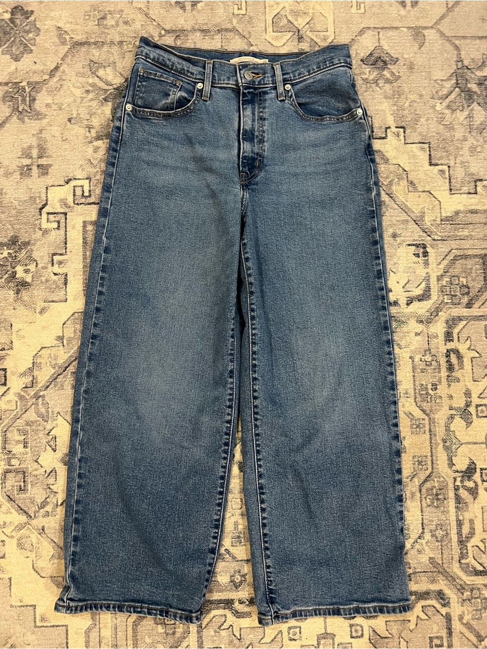 Levi’s High Rise Wide Leg Jeans Size 27 Cropped Medium Wash